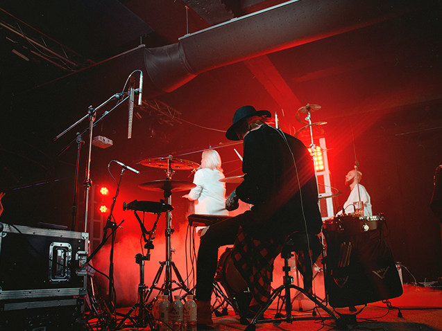 music-083_t.jpg